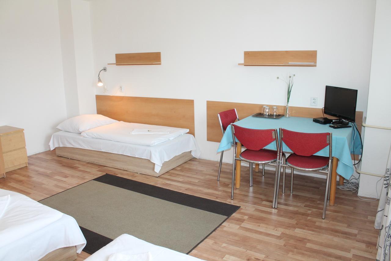 Hostel Turist Zvolen Exteriör bild