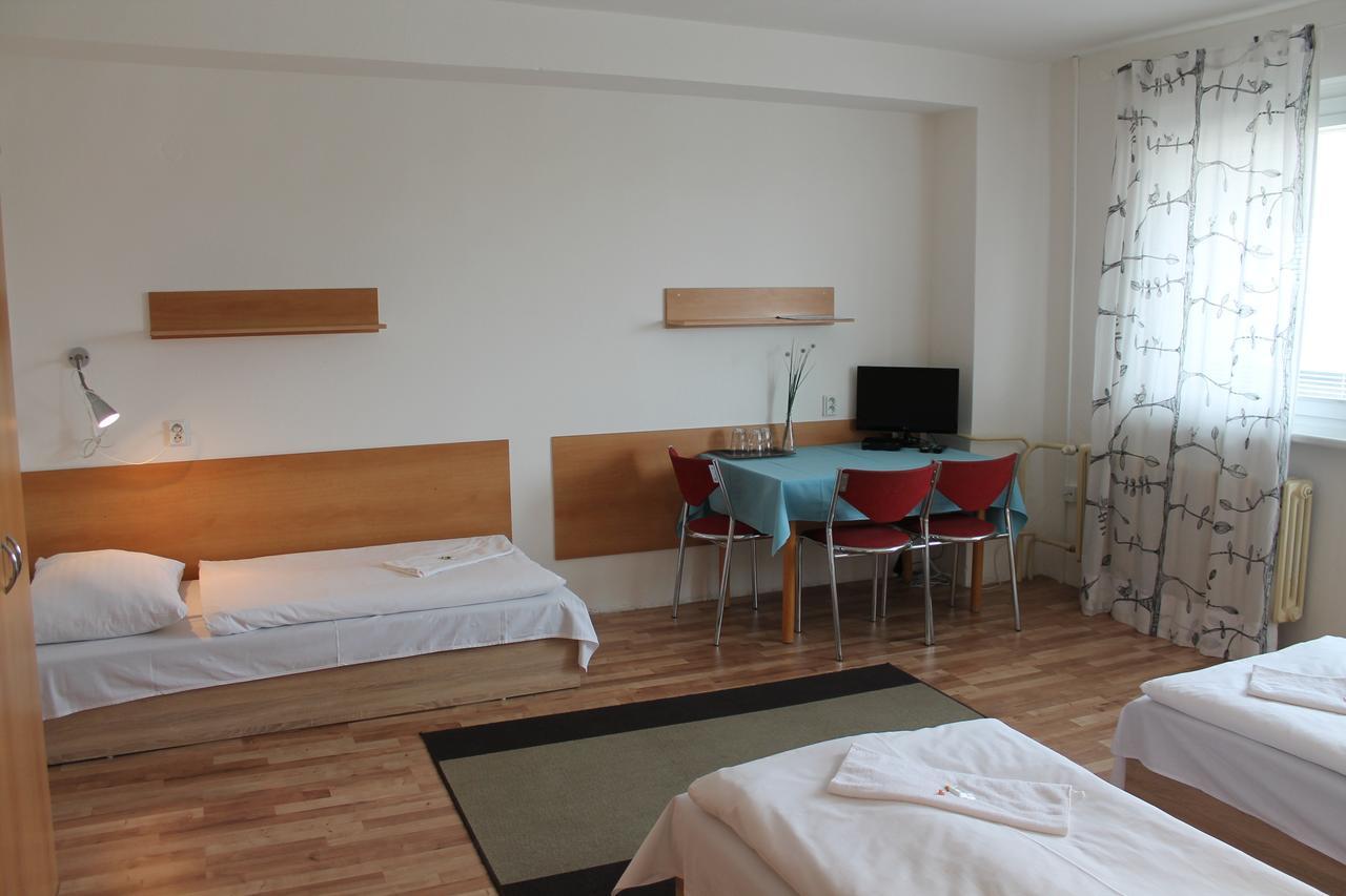 Hostel Turist Zvolen Exteriör bild