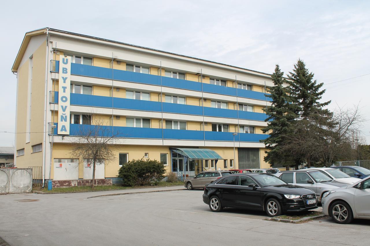 Hostel Turist Zvolen Exteriör bild